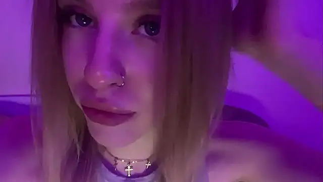 AzoticBasics live sex cam