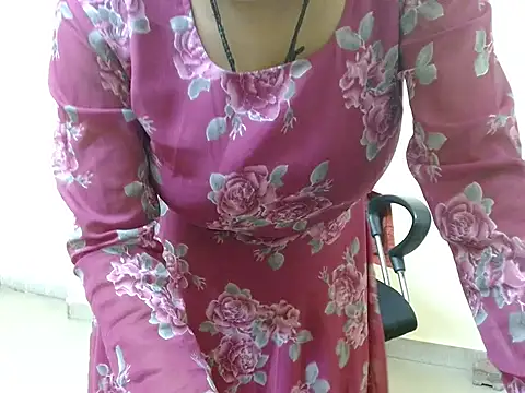 LovingPihu's cam snapshot