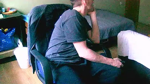 dado-hot12's cam snapshot