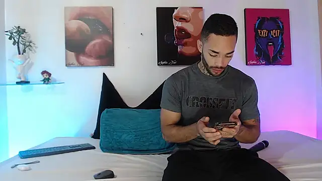 SophieFoxx17's cam snapshot