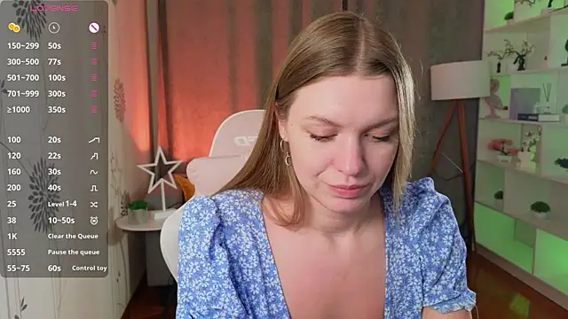 Lovella_Lips live sex cam