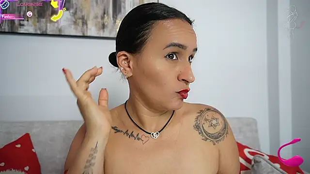 Sara_Charmy live sex cam