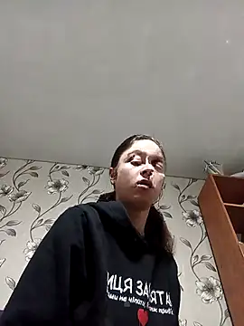 MarynaCold221's cam snapshot