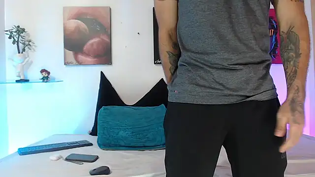 SophieFoxx17 live sex cam