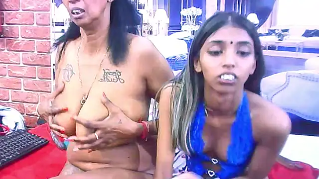 IndianSexySlender live sex cam