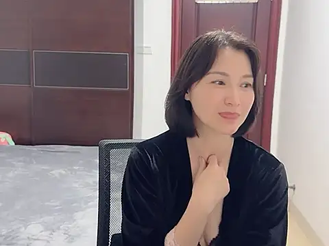 A-ZJunn live sex cam