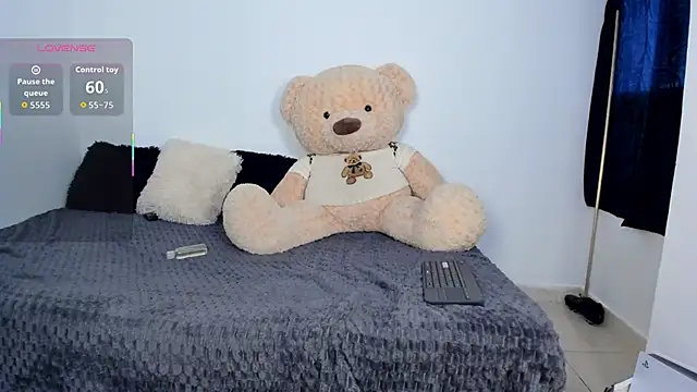 LittleParker's cam snapshot