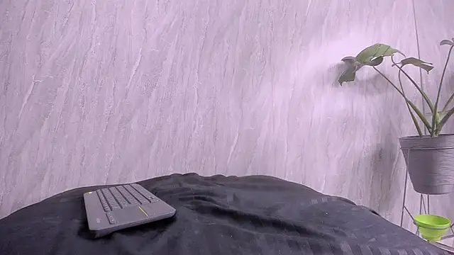 MiaRivers_'s cam snapshot