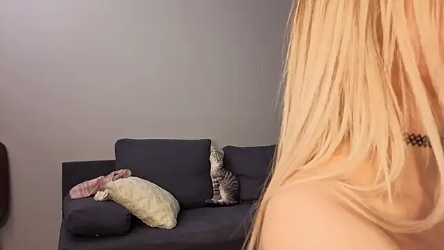 kitty_katy_pears's cam snapshot