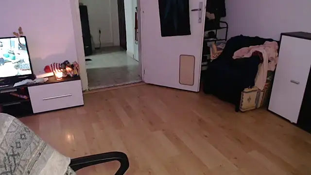 Aliens4twenty's cam snapshot