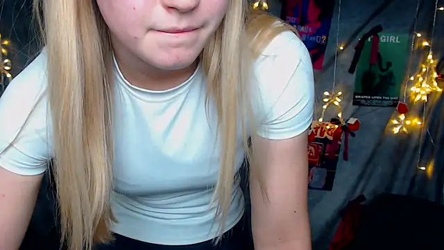 MademoiselleCl's cam snapshot