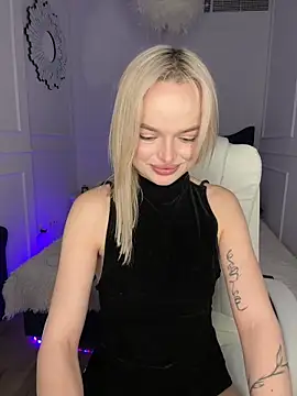 miss_blondiee's cam snapshot