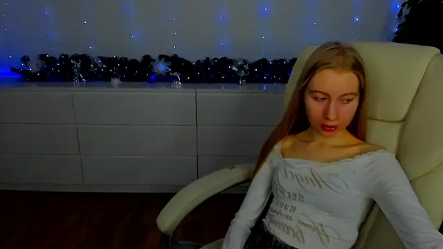 Alina_Blonde's cam snapshot