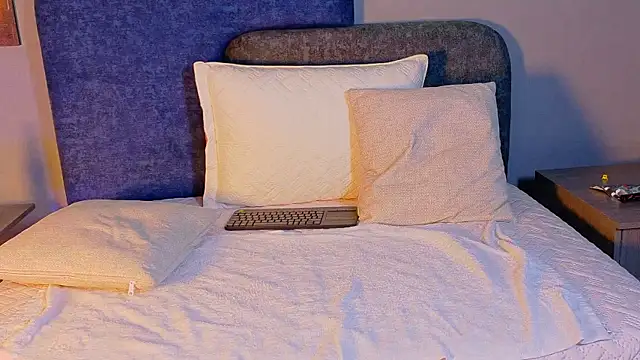 Mia_Cullen's cam snapshot