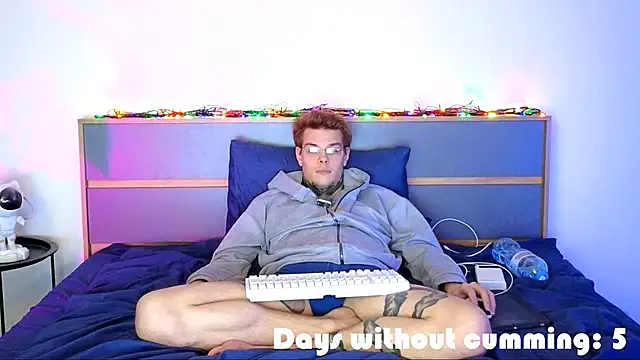 DENIS_HERE's cam snapshot