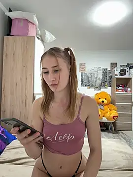 H3LLENE live sex cam