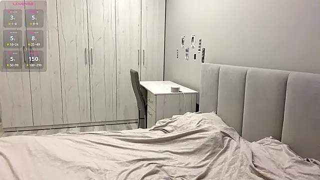 BabyEmi's cam snapshot