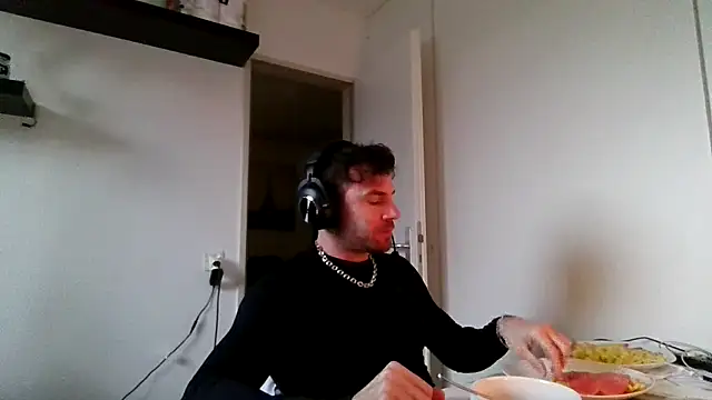 alpha-hunk's cam snapshot