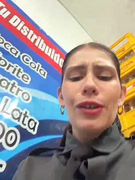 Alysson-- live sex cam