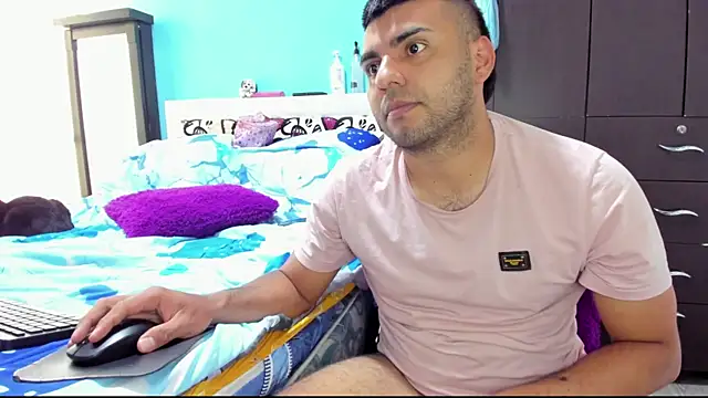 LazyandSniffer28 live sex cam