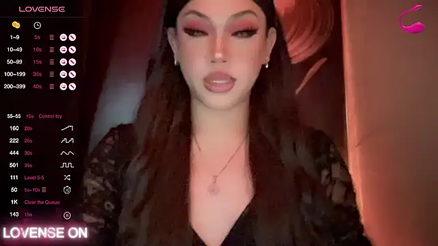 madam_agnes1's cam snapshot