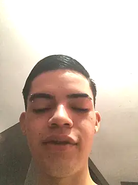 Latinos_2001's cam snapshot