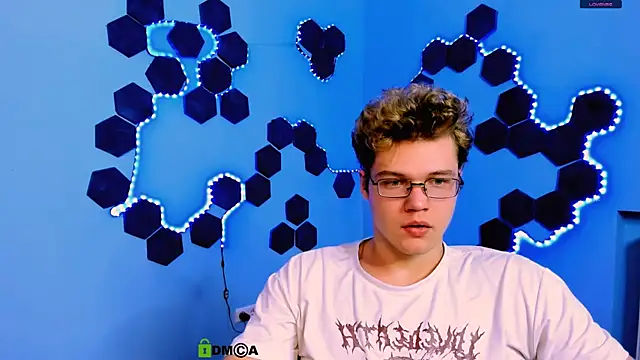 lucas_long_'s cam snapshot