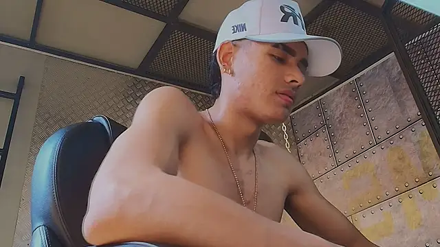 PeterSanders1 live sex cam