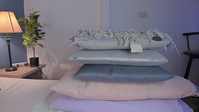 Swt_skinny_ live sex cam