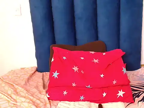 ShyTinyxx's cam snapshot