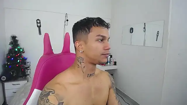 Leonard_Price live sex cam