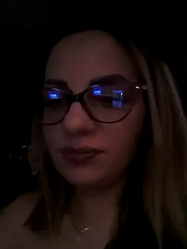 mariahotgirl's cam snapshot