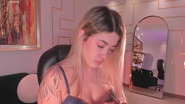 EveBensonX's cam snapshot