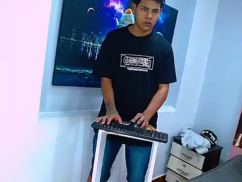 Yordi_Alpha's cam snapshot