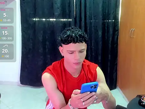 secret_justin7's cam snapshot