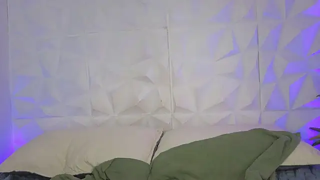 shailyy_'s cam snapshot