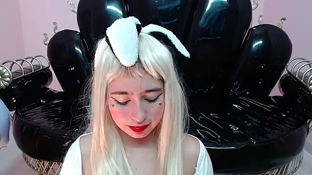 Mia_rousse_x's cam snapshot