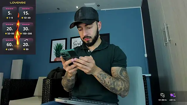 MarkWalker__'s cam snapshot