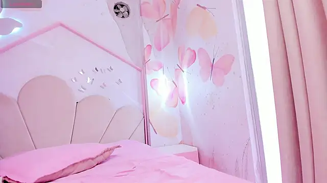 little__doll18's cam snapshot