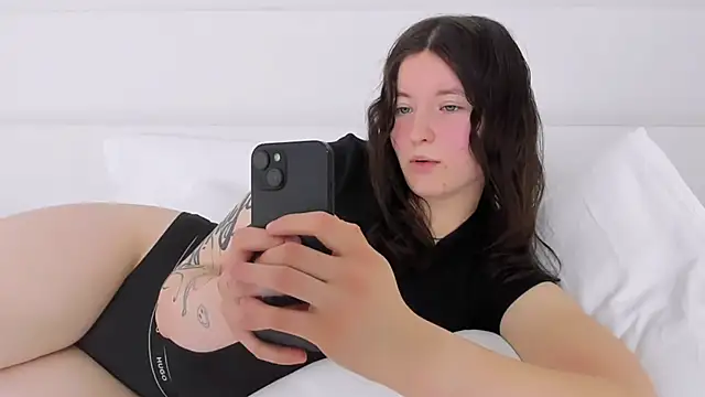 MoonAngelic's cam snapshot