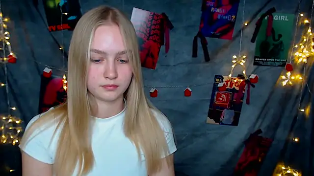 MademoiselleCl's cam snapshot