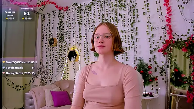 Mia_Mooore's cam snapshot