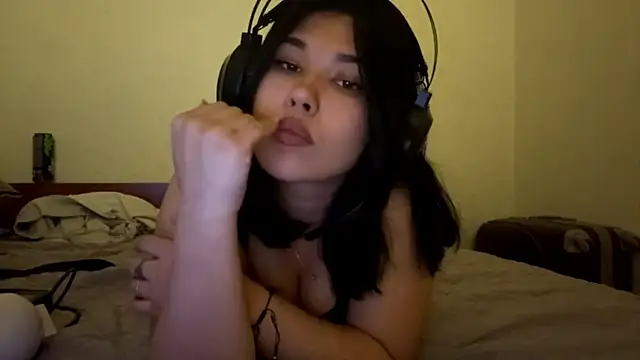 Lolamein's cam snapshot