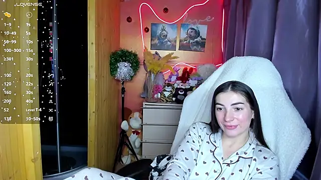 Fiery_Brunette_'s cam snapshot