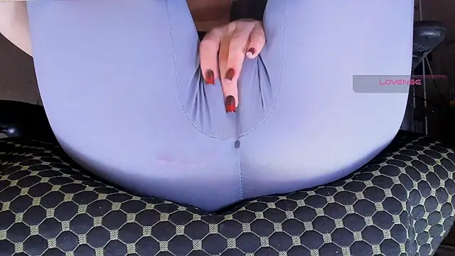 Cameltoe_squirt_inPants's cam snapshot