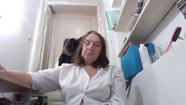 AnnaLive570's cam snapshot