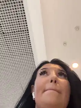 Tisha_Busty live sex cam