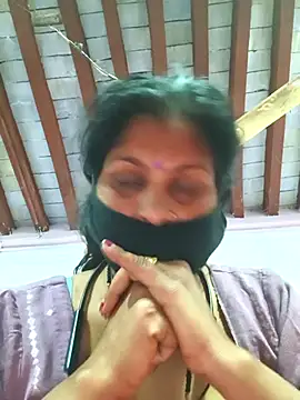 Indian-couple2025's cam snapshot