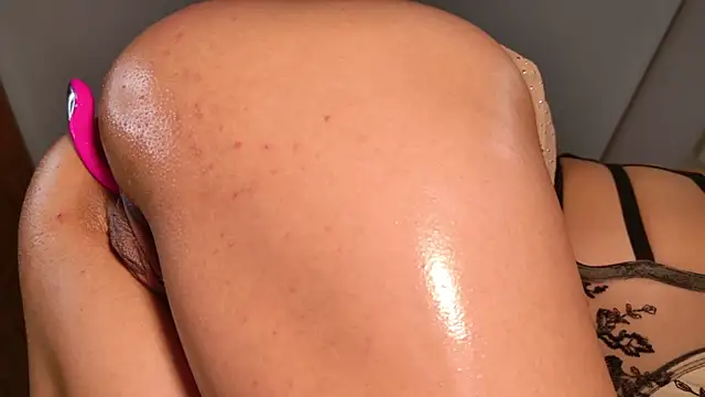 AvaBabyGirl live sex cam