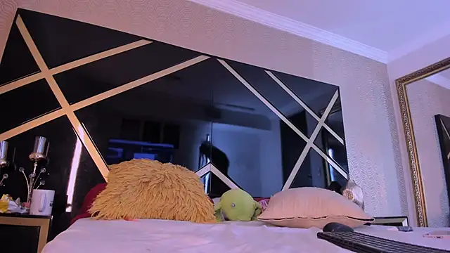 loraineblake's cam snapshot